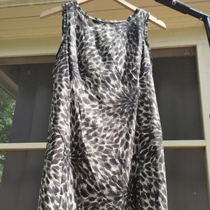 Black and gray flower Dress Size 8p